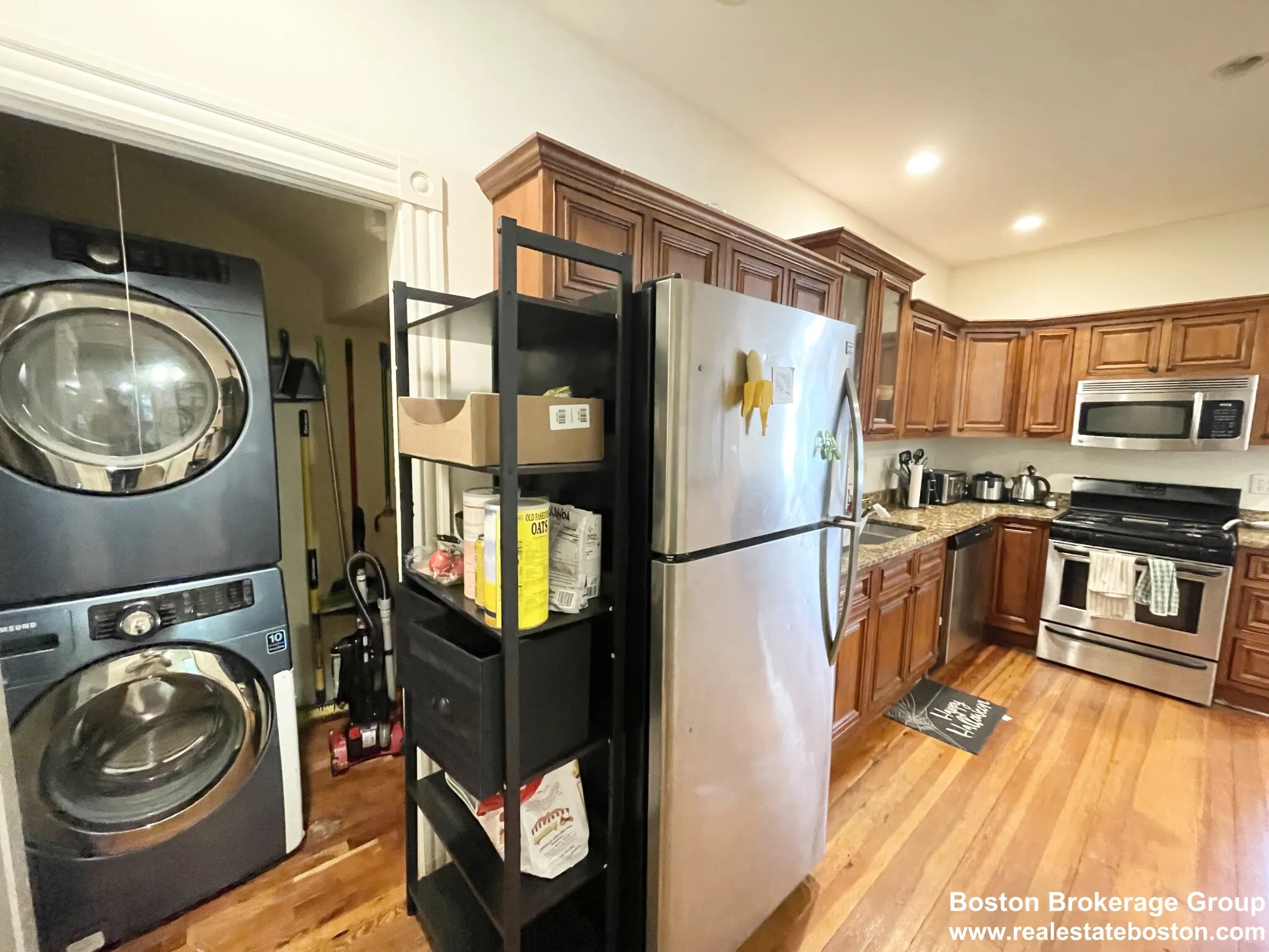 112 Hillside St, Mission Hill