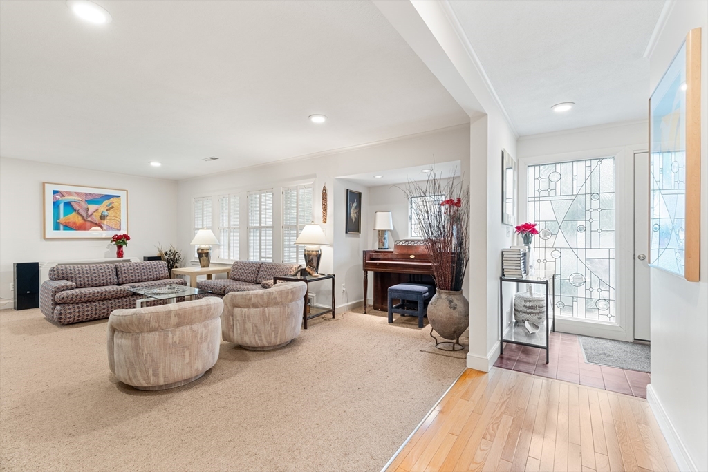 140 Paulson Rd, Waban