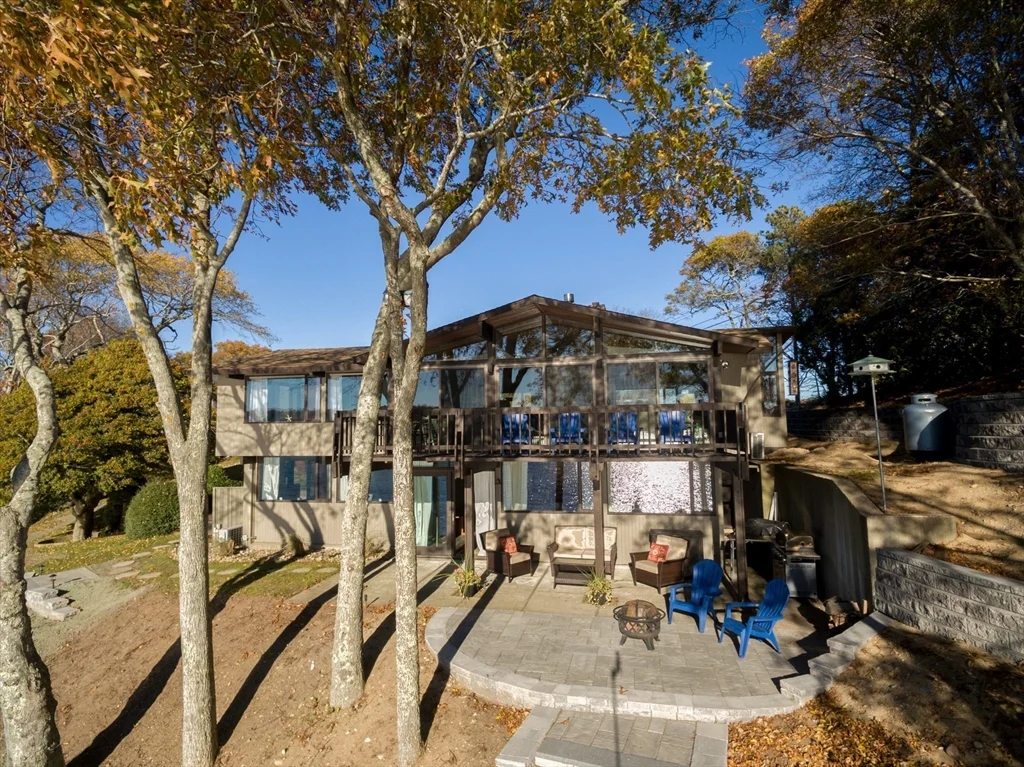 32 Eagle Hill Dr, Plymouth