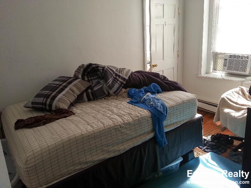 526 Harvard St, North Brookline