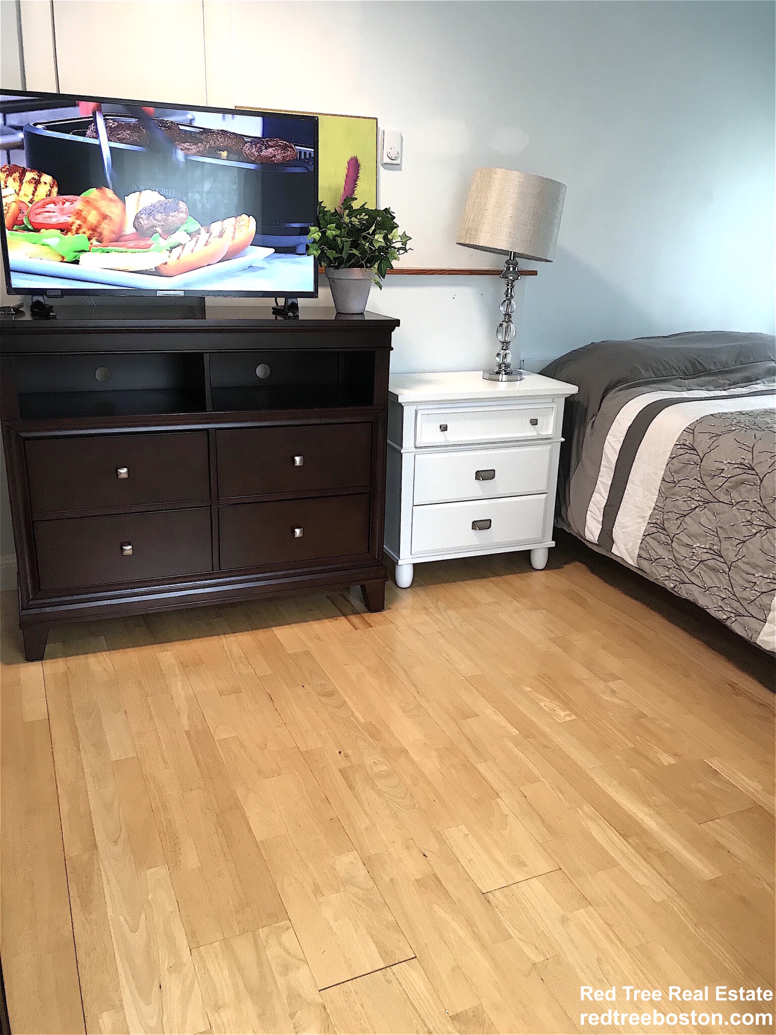 55 Woodcliff Rd, Newton Highlands