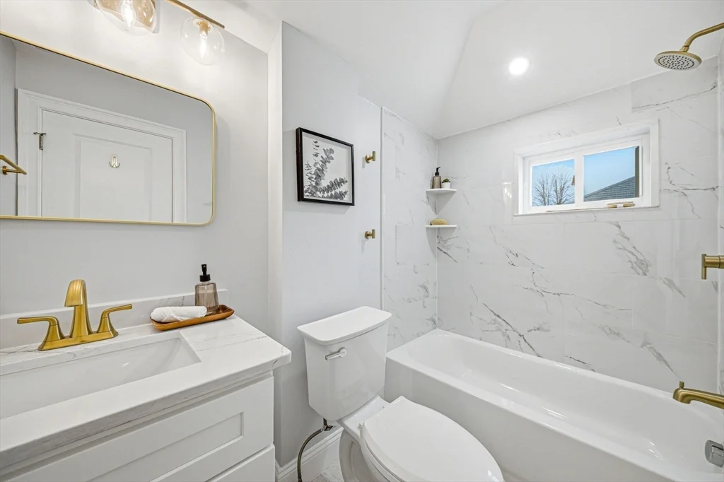 30 Arnold St, Quincy