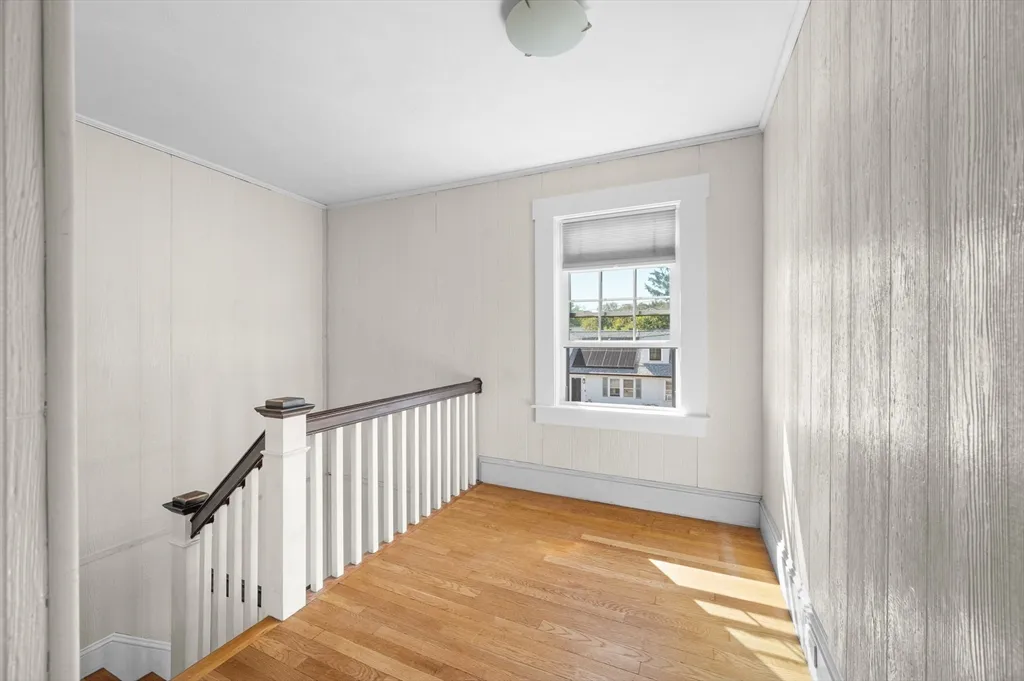 30 Whitney St, Milford