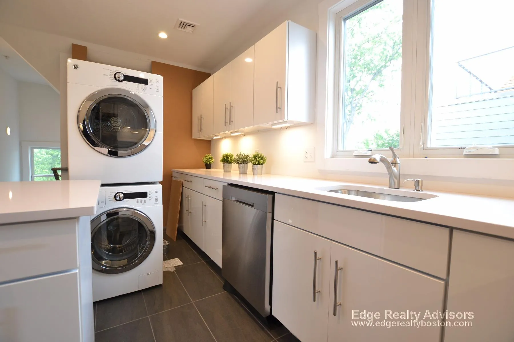 60 Hooker St, Allston