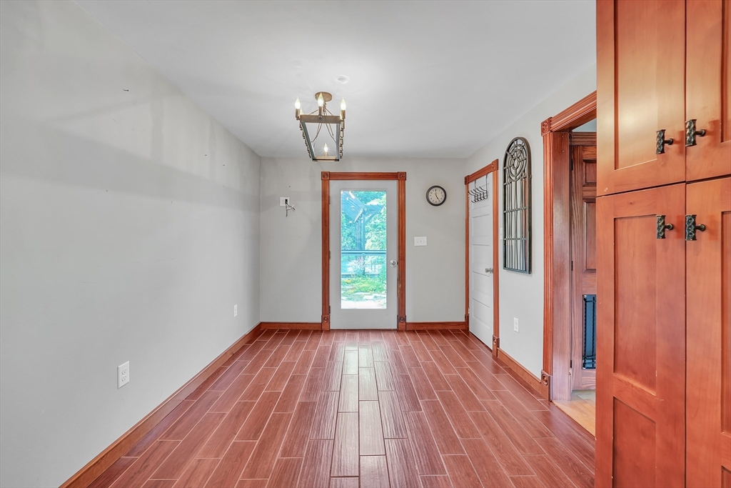 211 Mendon St, Hopedale