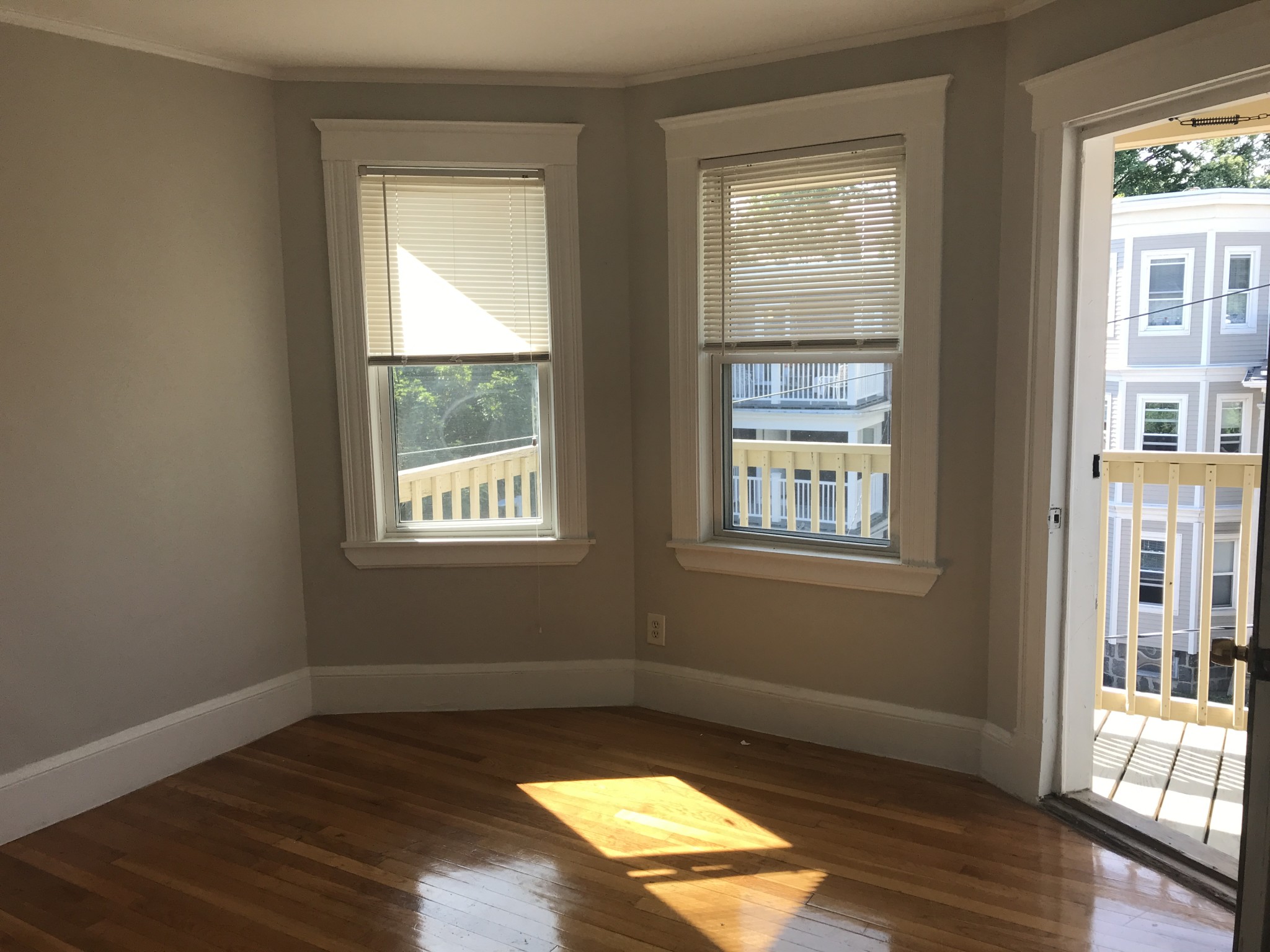 3 bed, 1 bath apartment for rent at 39 Fox St Unit 2, Dorchester — photo 1 of 9