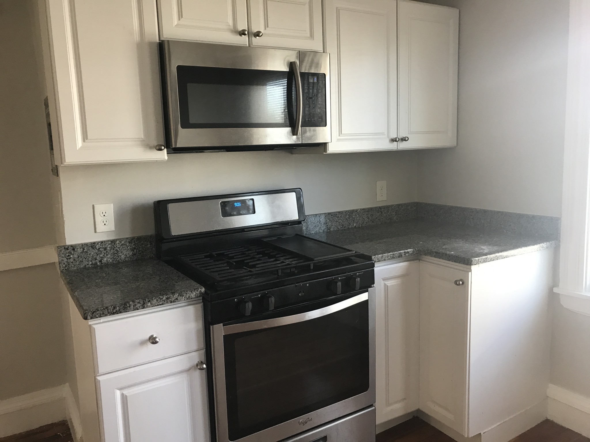3 bed, 1 bath apartment for rent at 39 Fox St Unit 2, Dorchester — photo 2 of 9