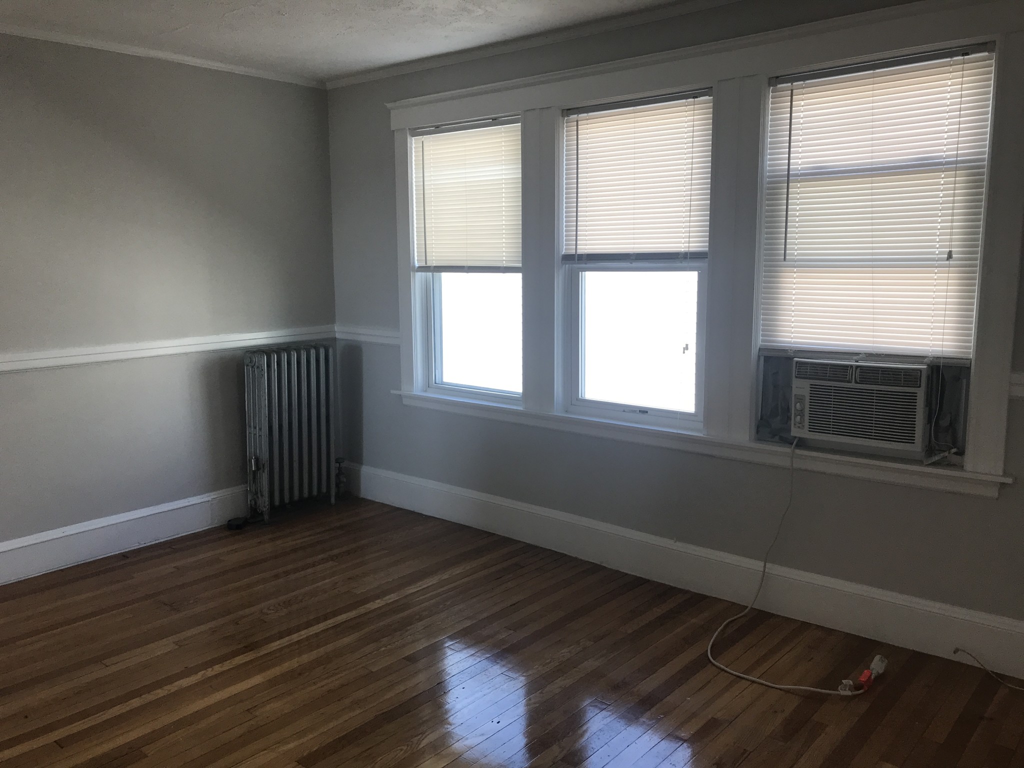 3 bed, 1 bath apartment for rent at 39 Fox St Unit 2, Dorchester — photo 8 of 9