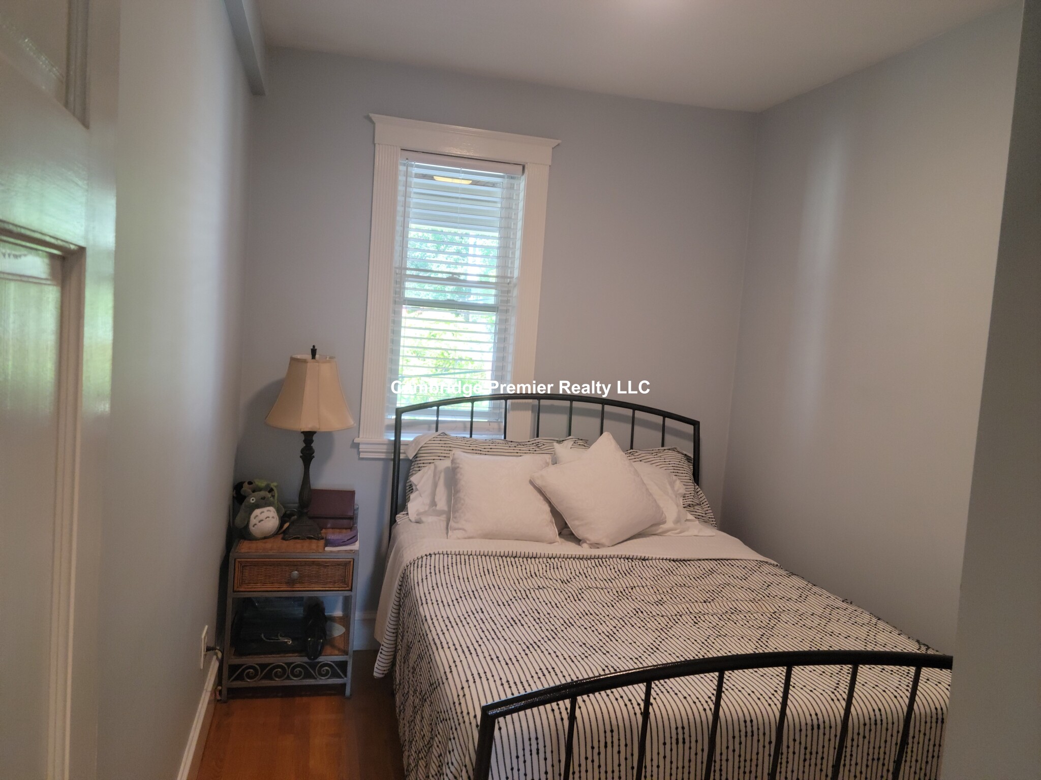 3 bed, 2 bath apartment for rent at 39 Tennyson St Unit 1, Winter Hill — photo 2 of 9