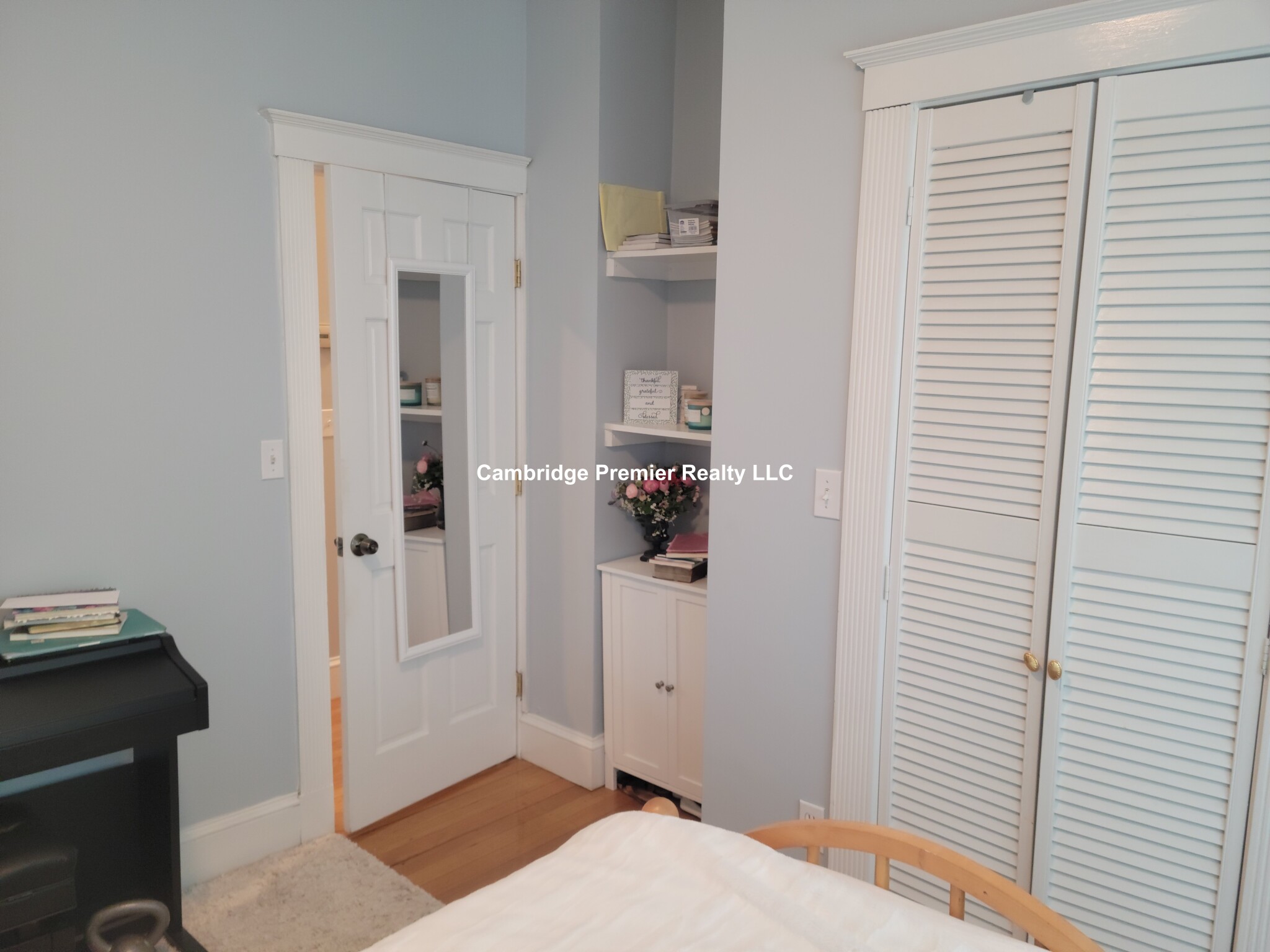 3 bed, 2 bath apartment for rent at 39 Tennyson St Unit 1, Winter Hill — photo 3 of 9
