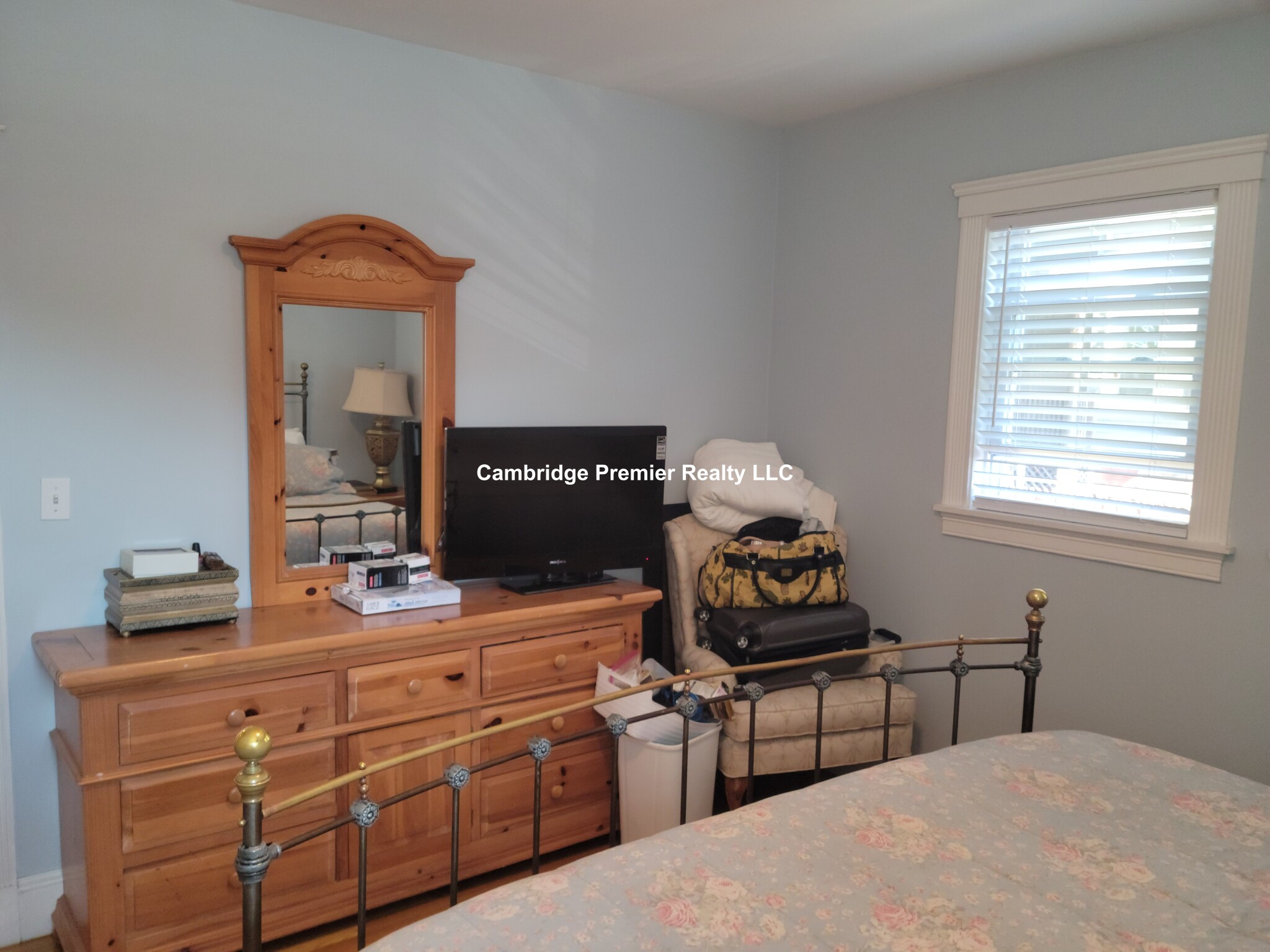3 bed, 2 bath apartment for rent at 39 Tennyson St Unit 1, Winter Hill — photo 4 of 9