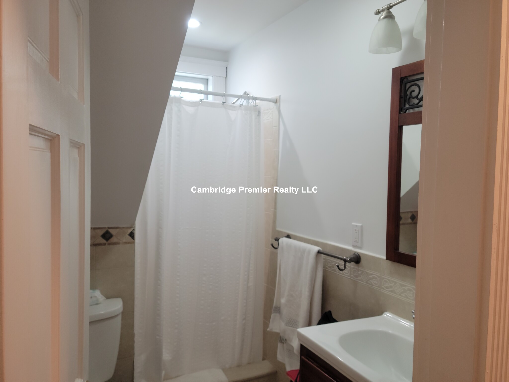 3 bed, 2 bath apartment for rent at 39 Tennyson St Unit 1, Winter Hill — photo 9 of 9