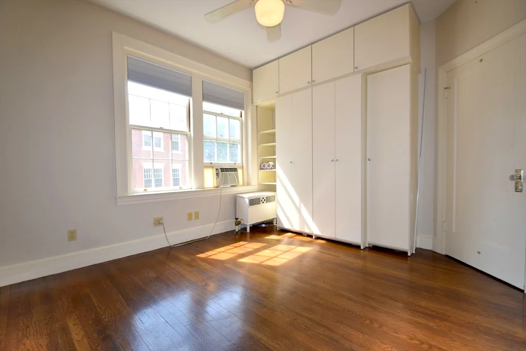 141 Beaconsfield Rd, Brookline