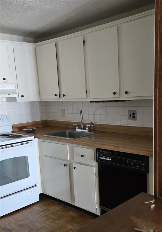 668 Robbins Ave, Dracut