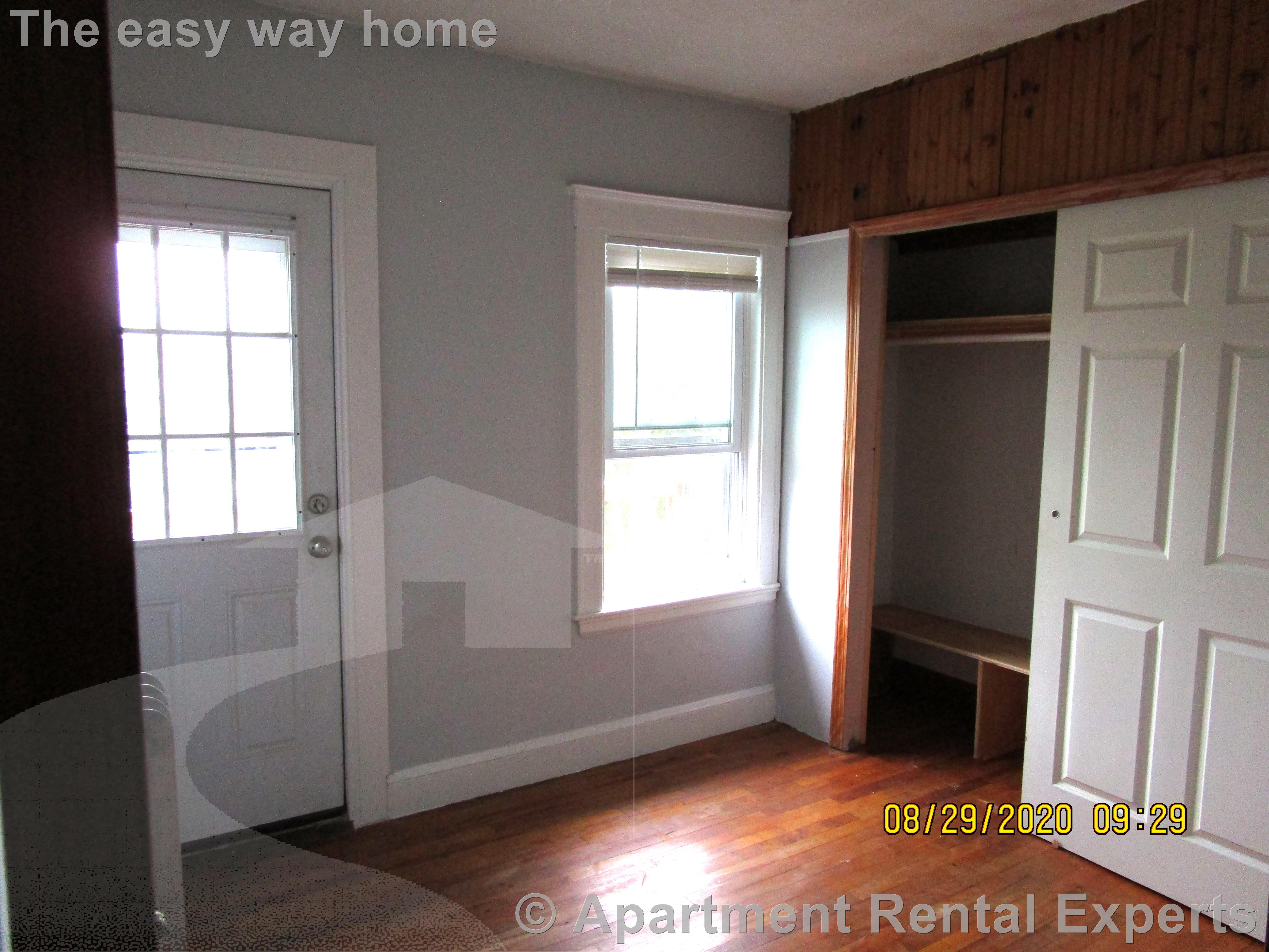 17 Hinsdale St, Tufts