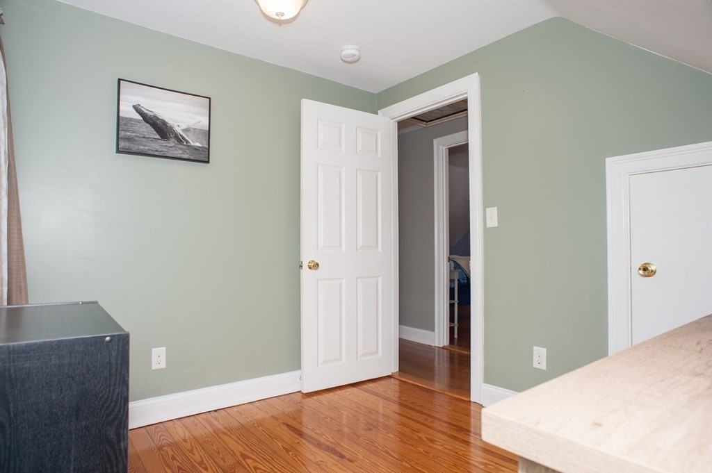 123 N Main St, Uxbridge