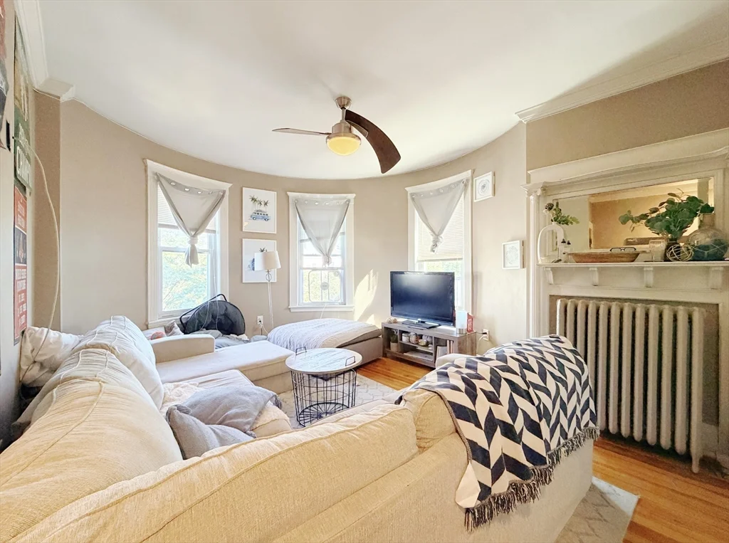 17 Pleasant St, Dorchester