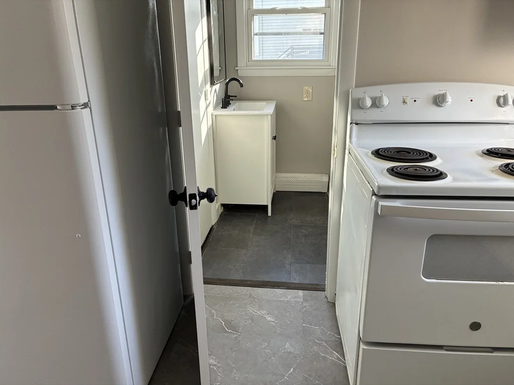 102 Pleasant St, Gloucester