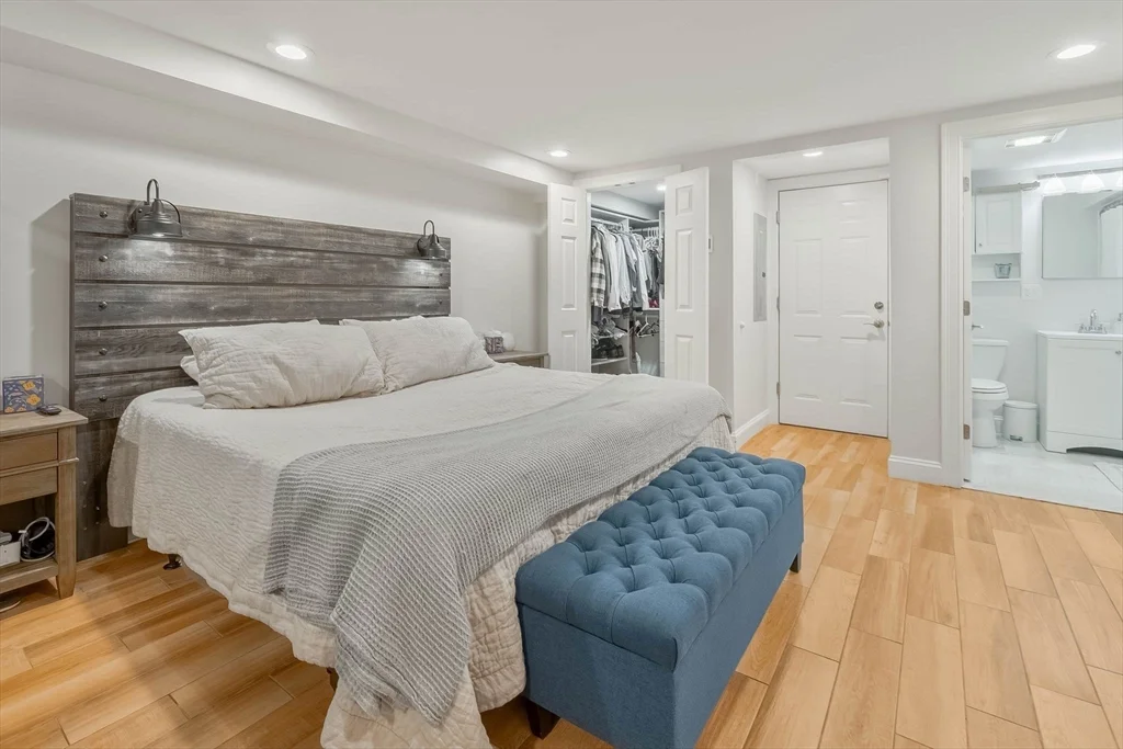 65 Green St, Charlestown