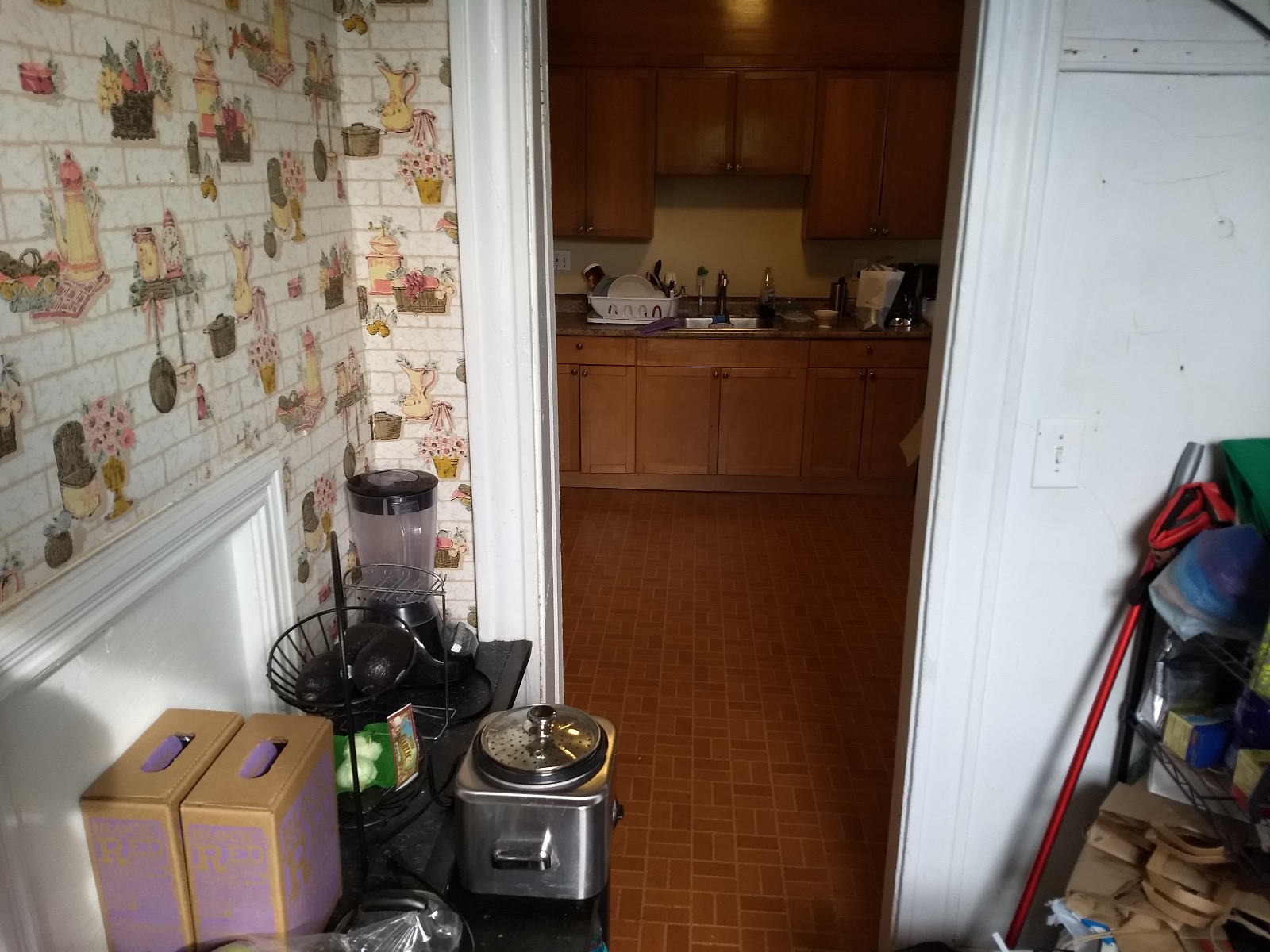 5 bed, 1 bath apartment for rent at 18 Mount Hood Rd Unit 3, Brighton — photo 16 of 41