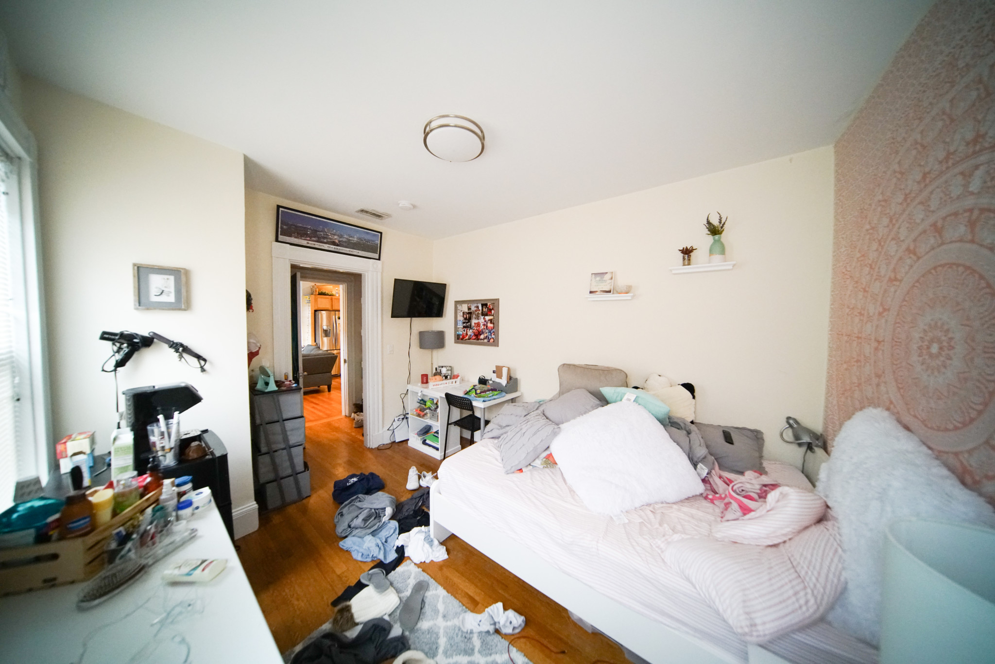 7 bed, 2 bath apartment for rent at 47 Ashford St Unit 2, Allston — photo 1 of 19