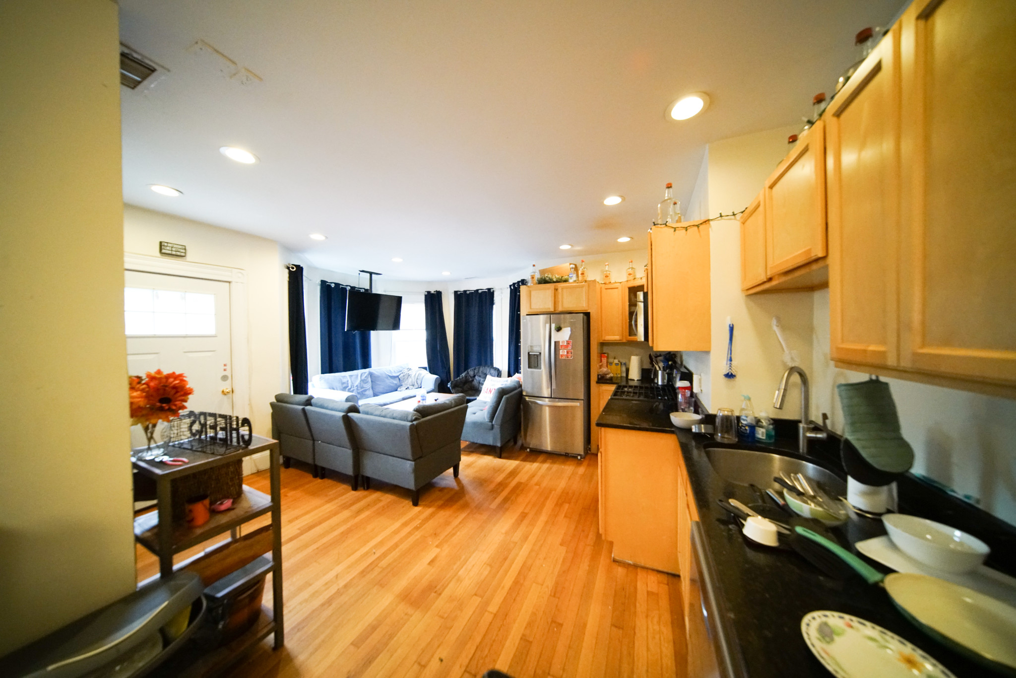 7 bed, 2 bath apartment for rent at 47 Ashford St Unit 2, Allston — photo 3 of 19