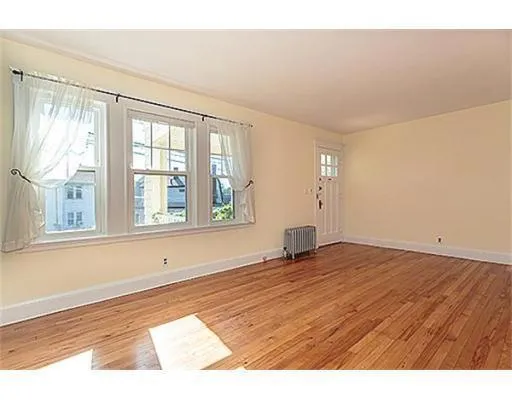 67 Fairfax St, West Somerville