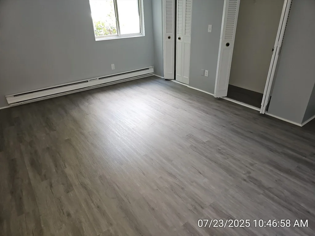 8 New Plainville Rd, New Bedford