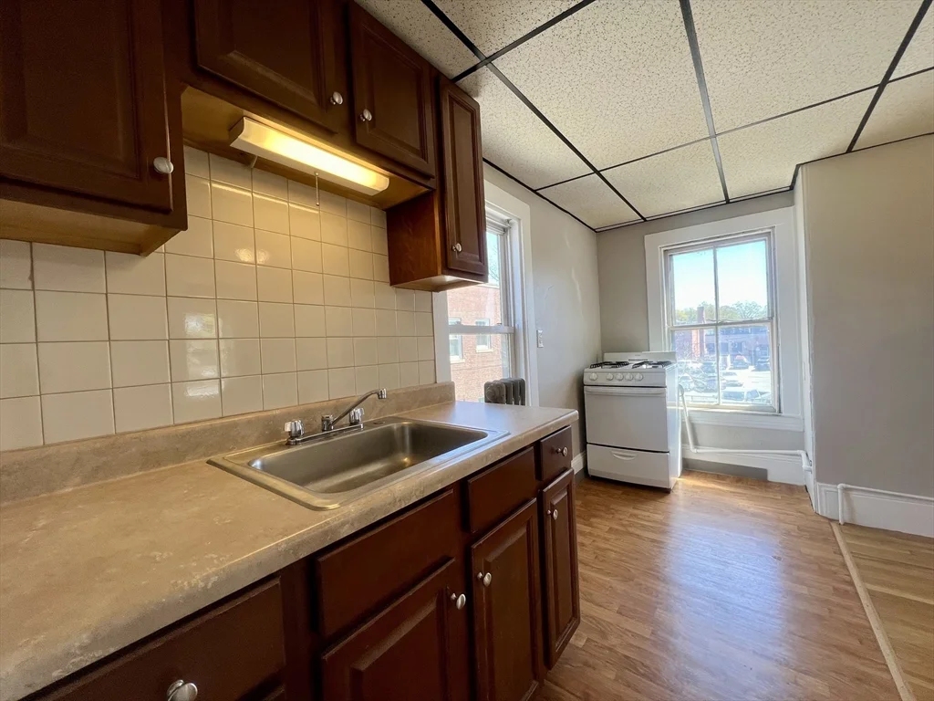17 Sanborn, Reading