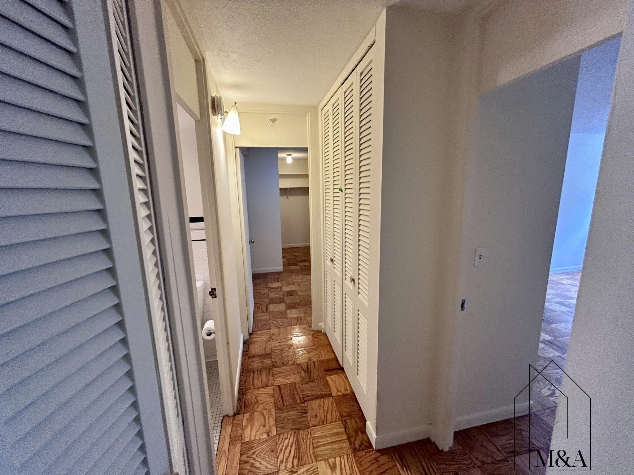 101 Monmouth St, Longwood