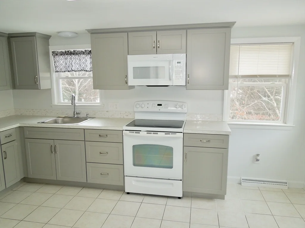 75 Seven Hills Rd, Plymouth