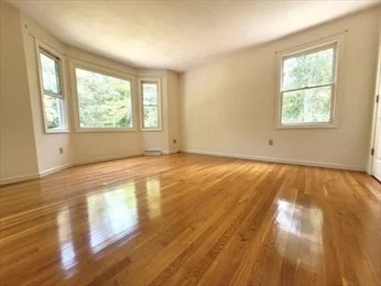 2399 Bay Rd, Sharon