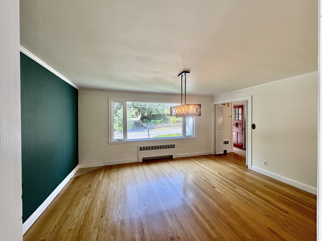 379 Newton St, Chestnut Hill