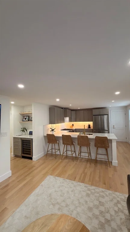 6 Pratt Ave, Beverly