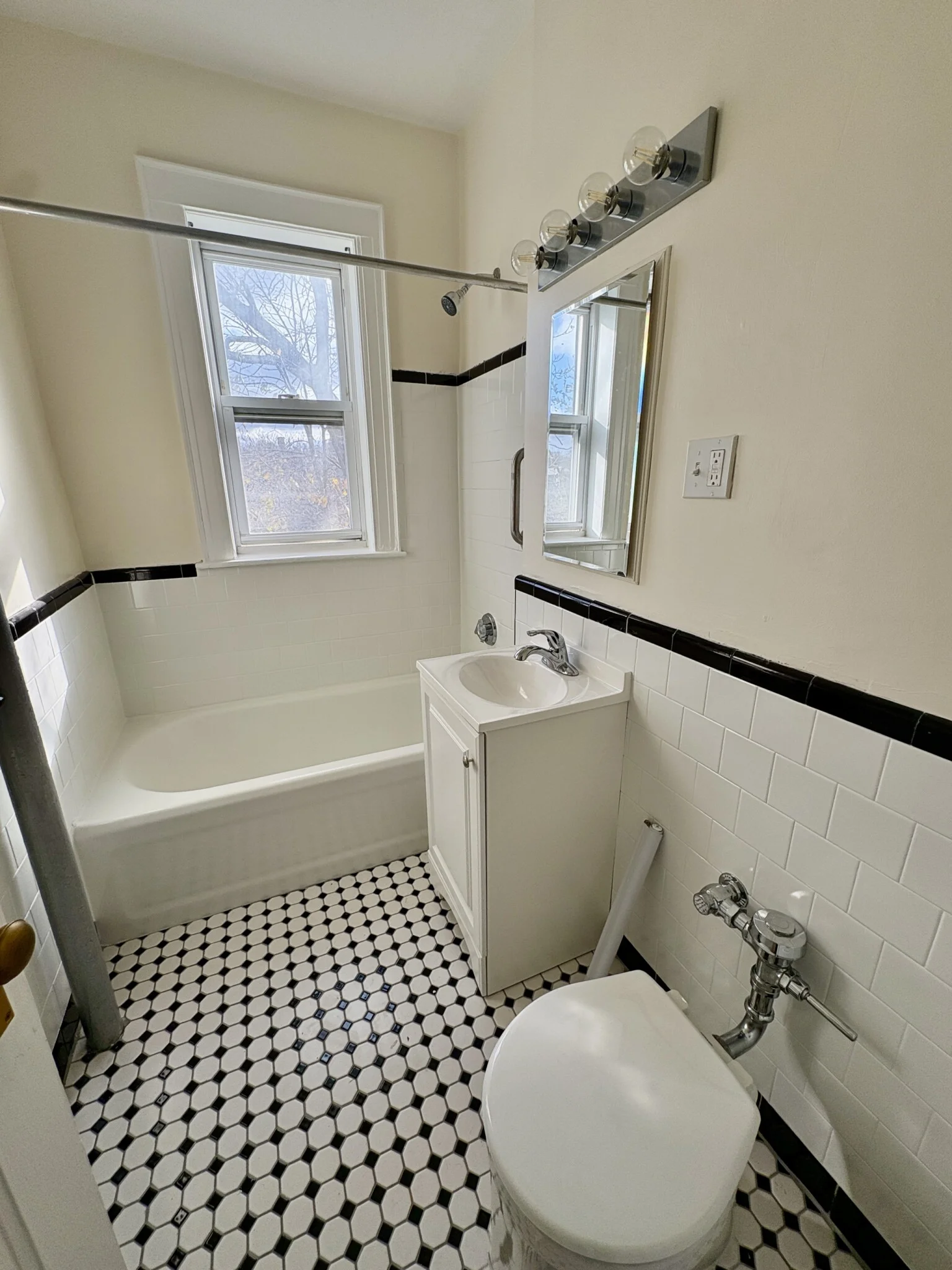 46 Englewood Ave, Brighton