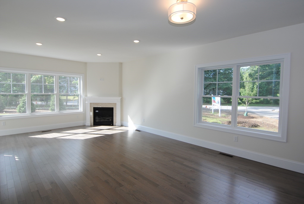 1 Scout Ln, Nashua