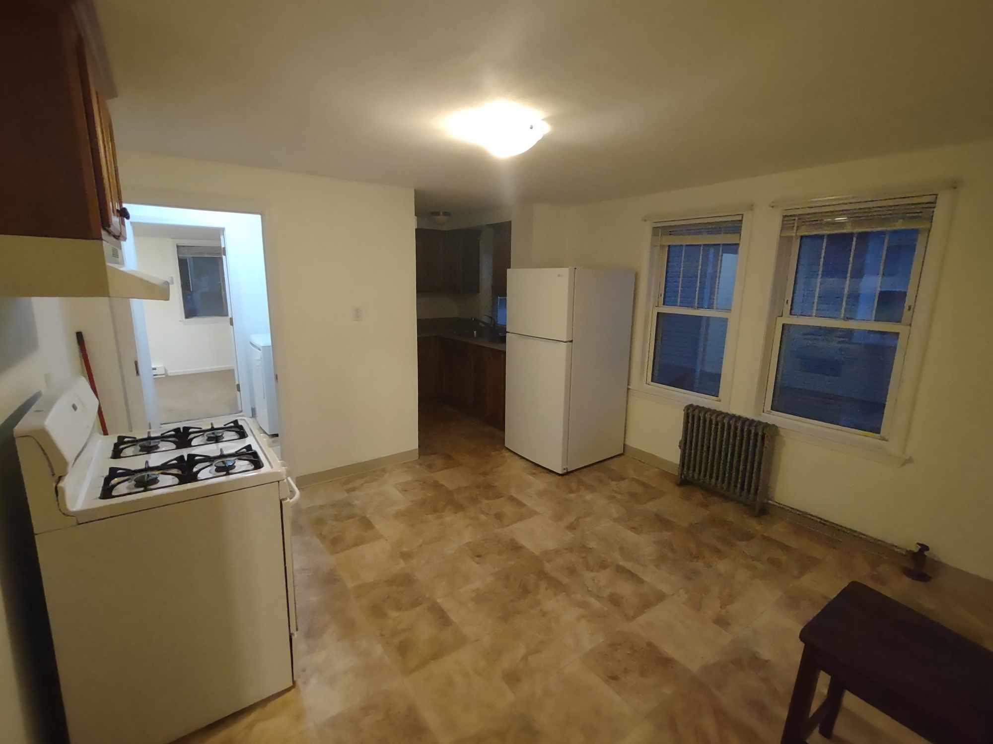 4 bed, 1 bath apartment for rent at 223 Ferry St Unit 2, Everett — photo 1 of 11
