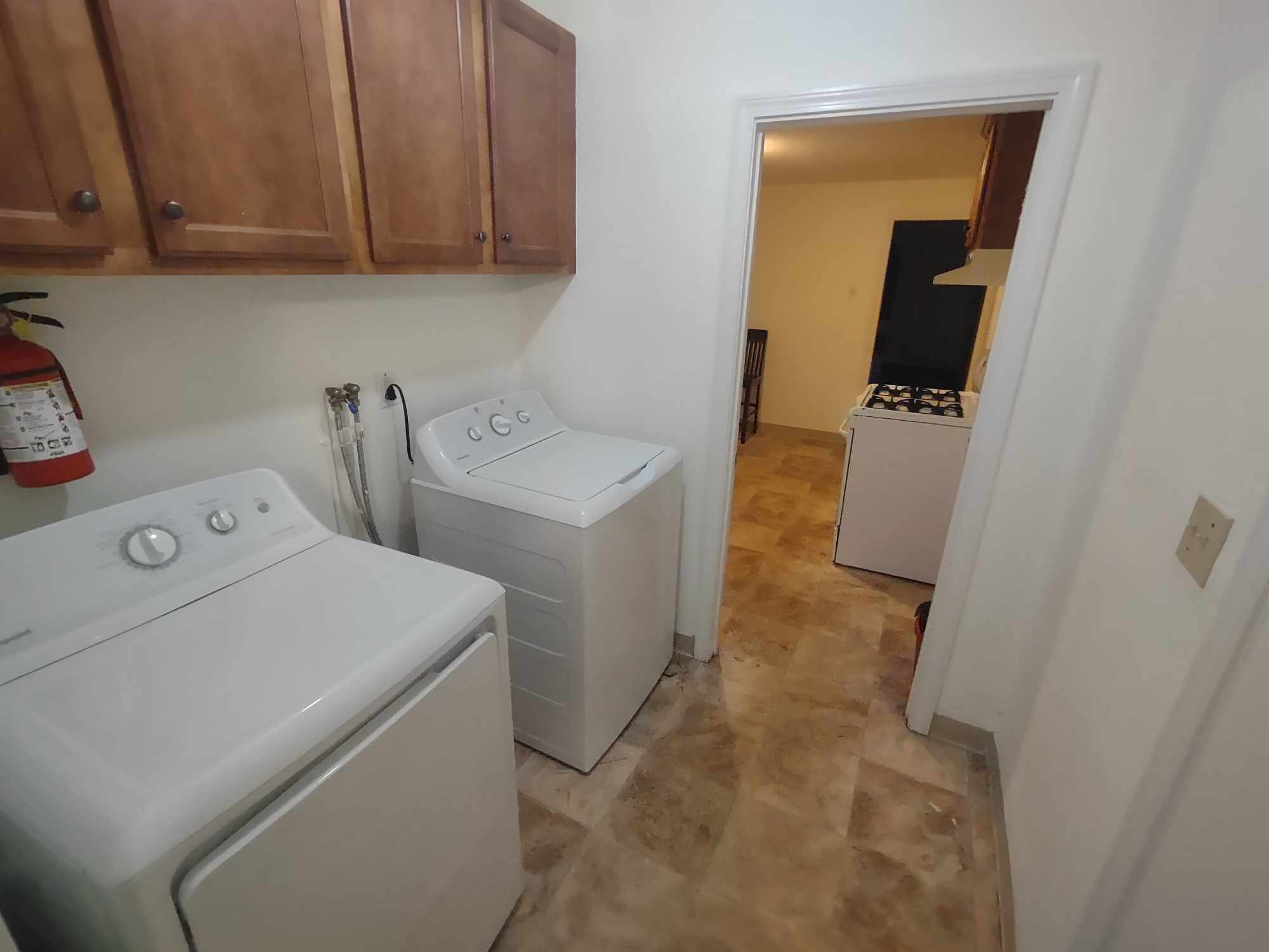 4 bed, 1 bath apartment for rent at 223 Ferry St Unit 2, Everett — photo 3 of 11