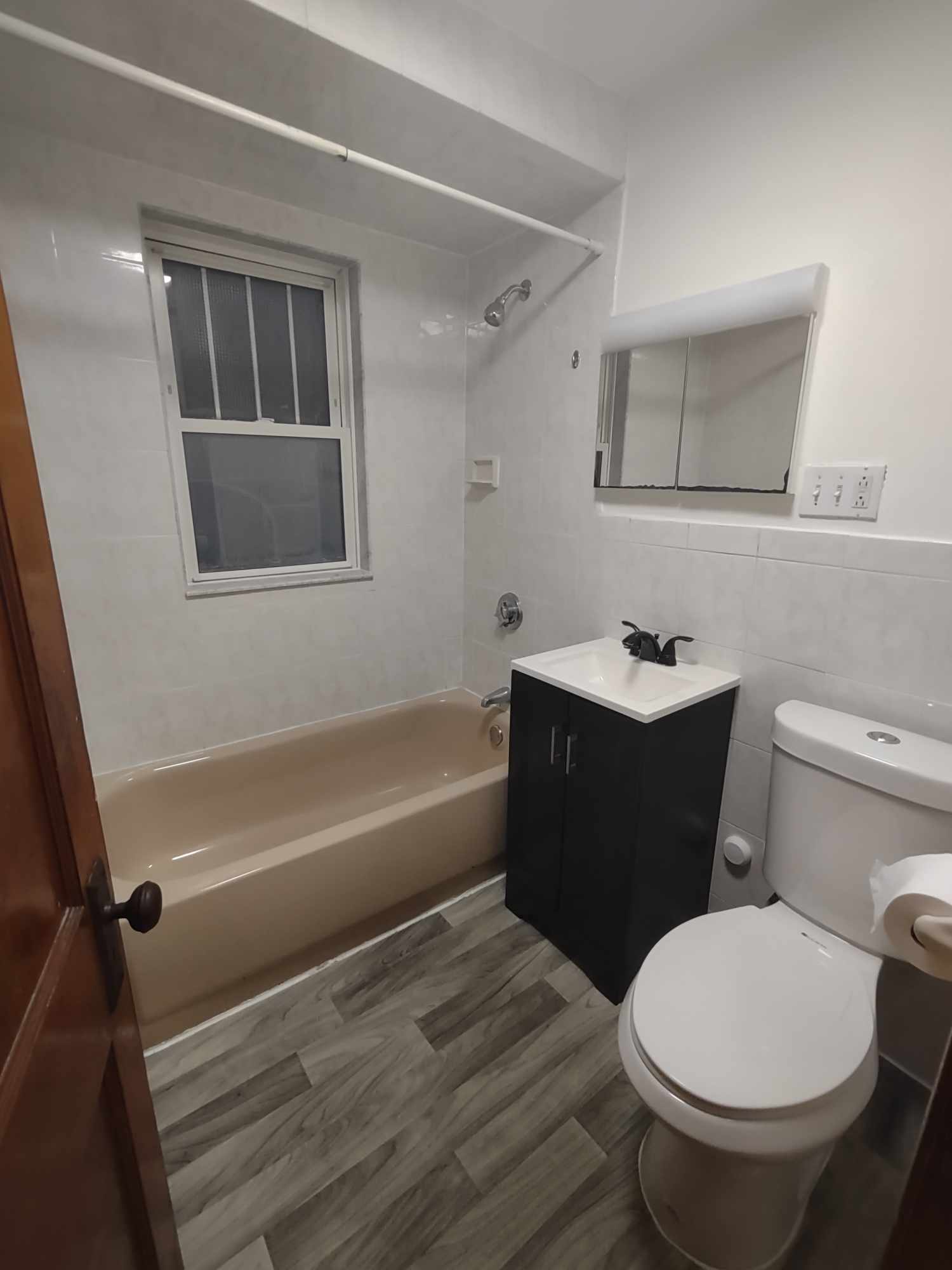 4 bed, 1 bath apartment for rent at 223 Ferry St Unit 2, Everett — photo 8 of 11