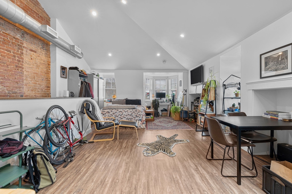 105 Broadway, Chelsea