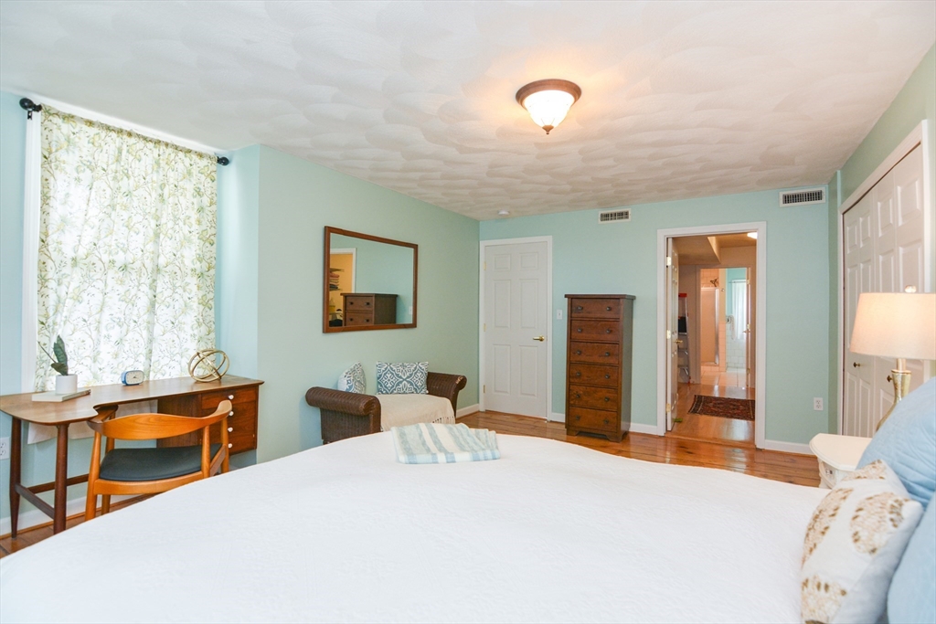 3 Abbot Ct, Marblehead