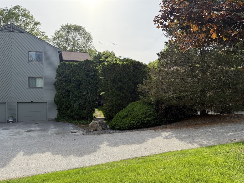 5 Leland Farm Rd, Ashland