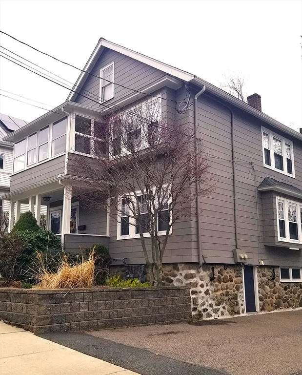49 Newland Rd, Arlington