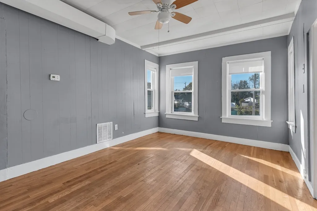 13-R Plain St, Taunton