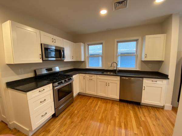 133 Grove St, Watertown