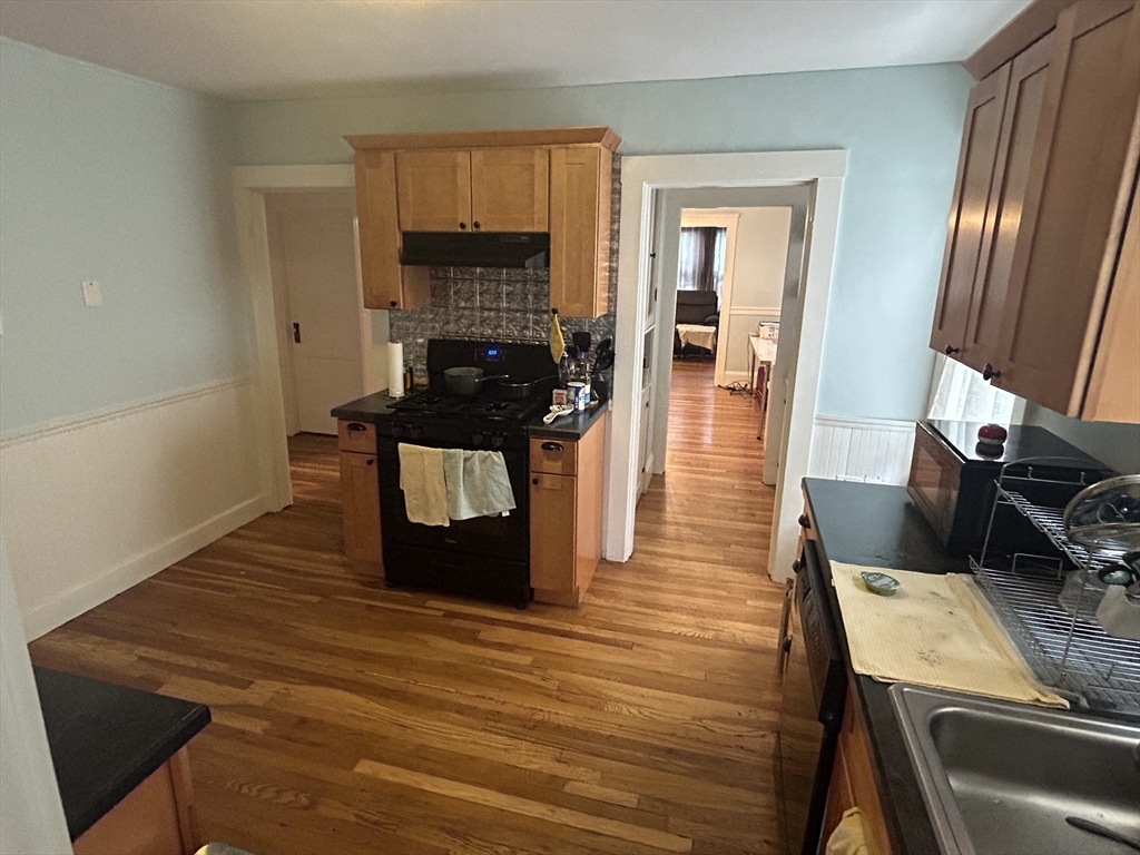 25 Irvington Rd, West Somerville