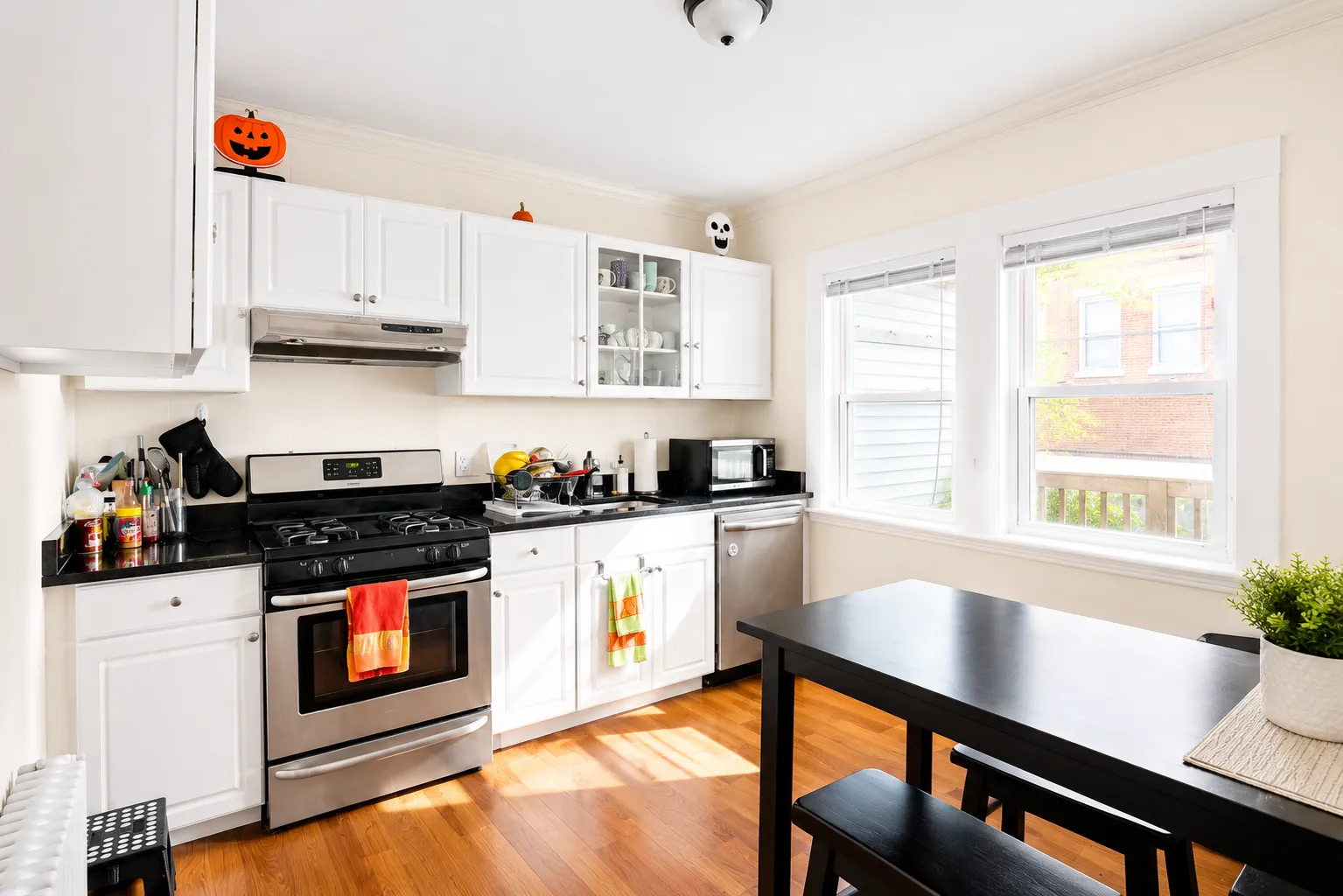 83 Parkton Rd, Jamaica Plain