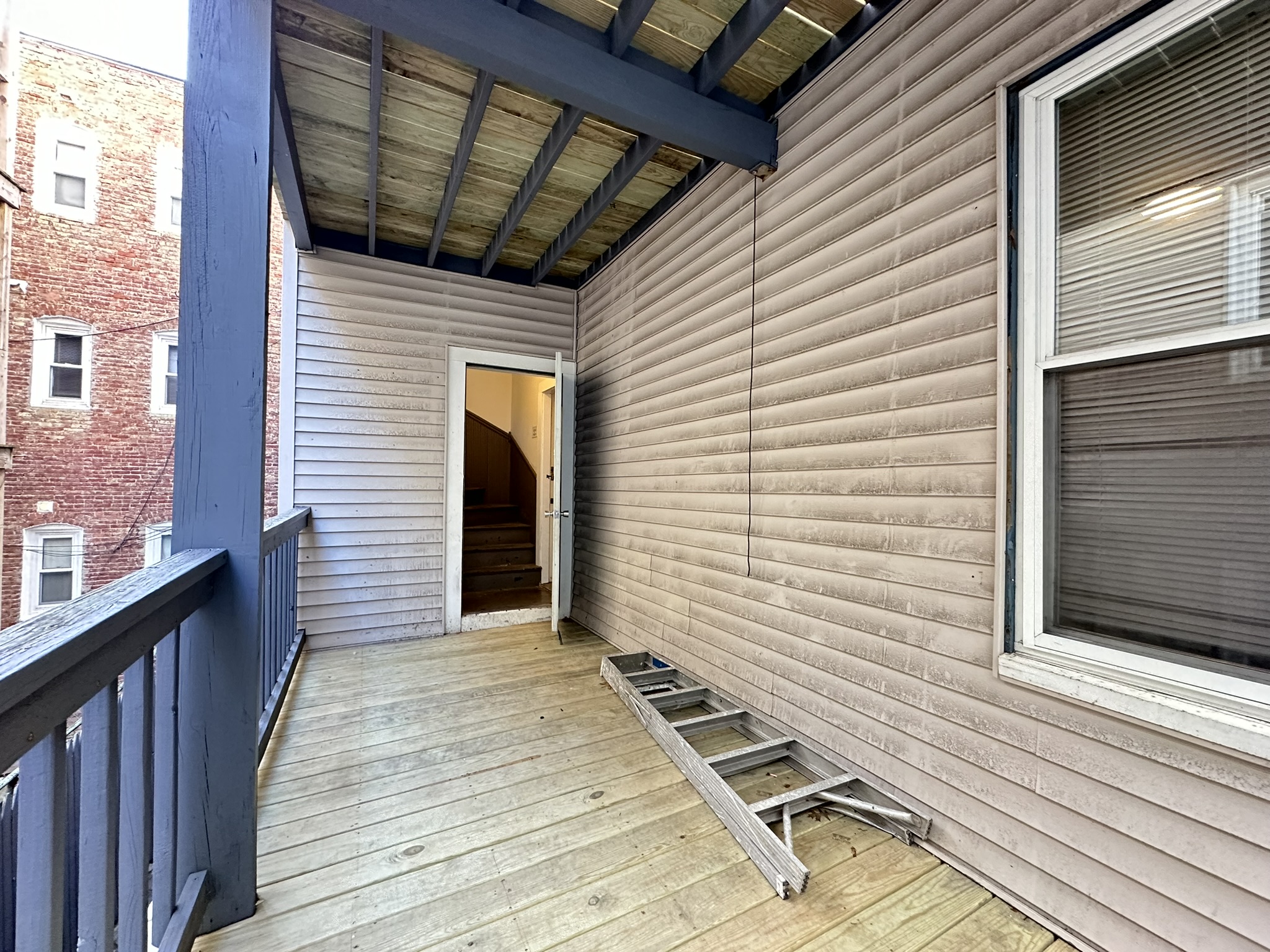 5 bed, 2 bath apartment for rent at 10 Wensley St Unit 2, Mission Hill — photo 4 of 25