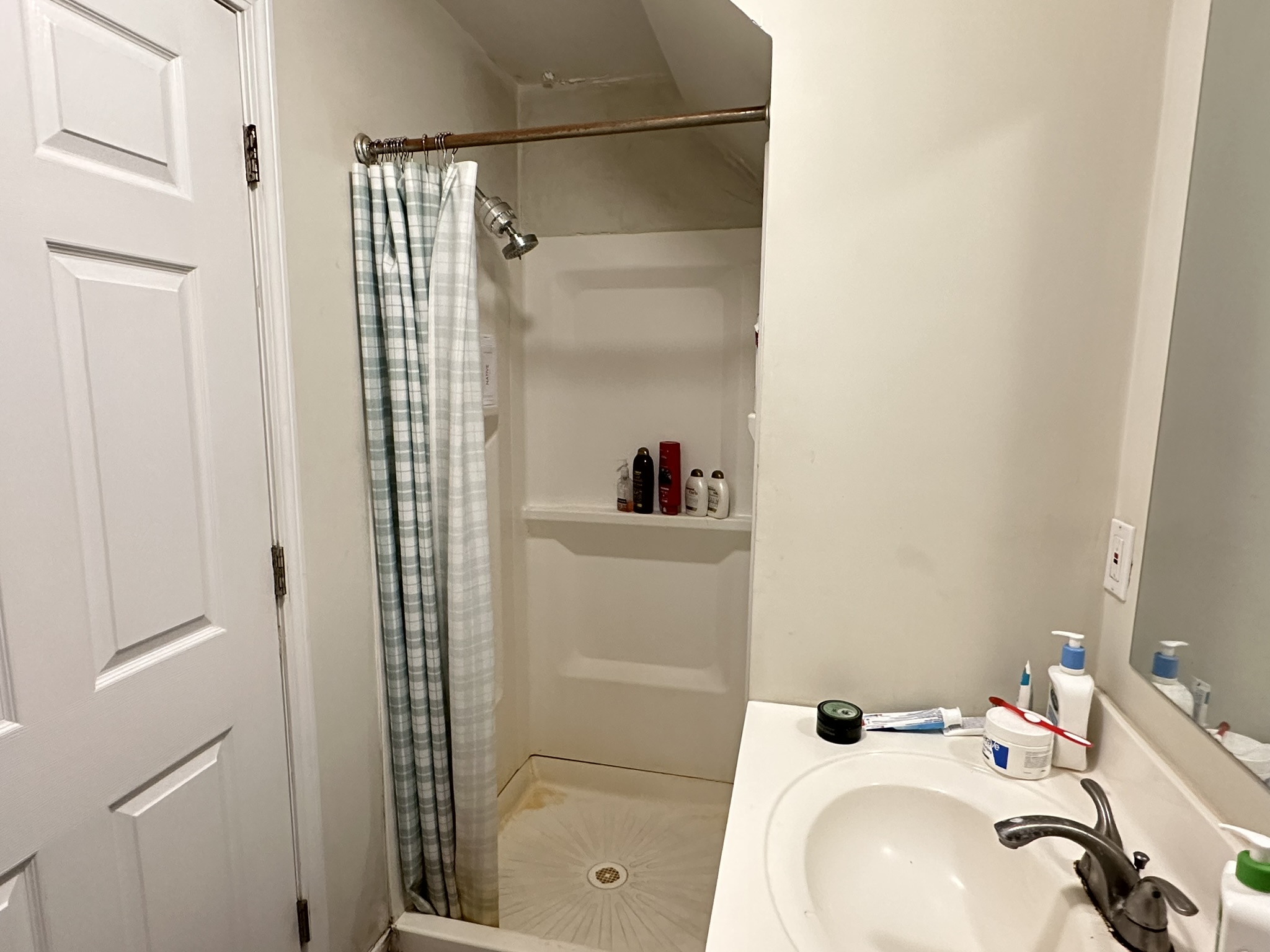5 bed, 2 bath apartment for rent at 10 Wensley St Unit 2, Mission Hill — photo 9 of 25