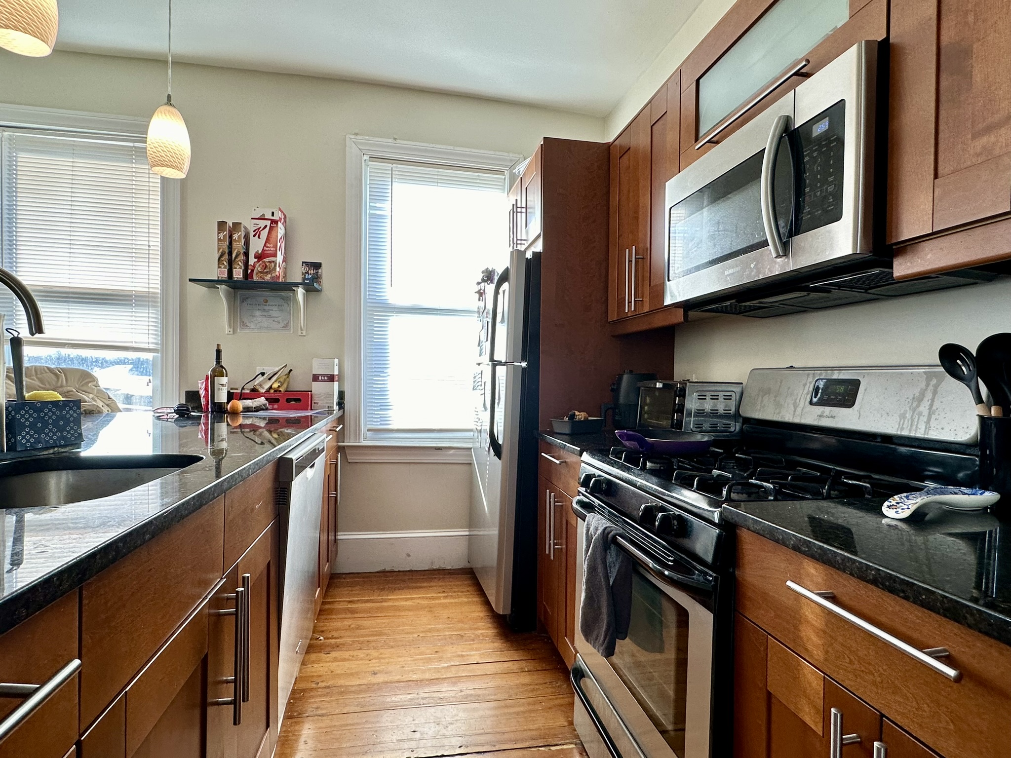 5 bed, 2 bath apartment for rent at 10 Wensley St Unit 2, Mission Hill — photo 3 of 25